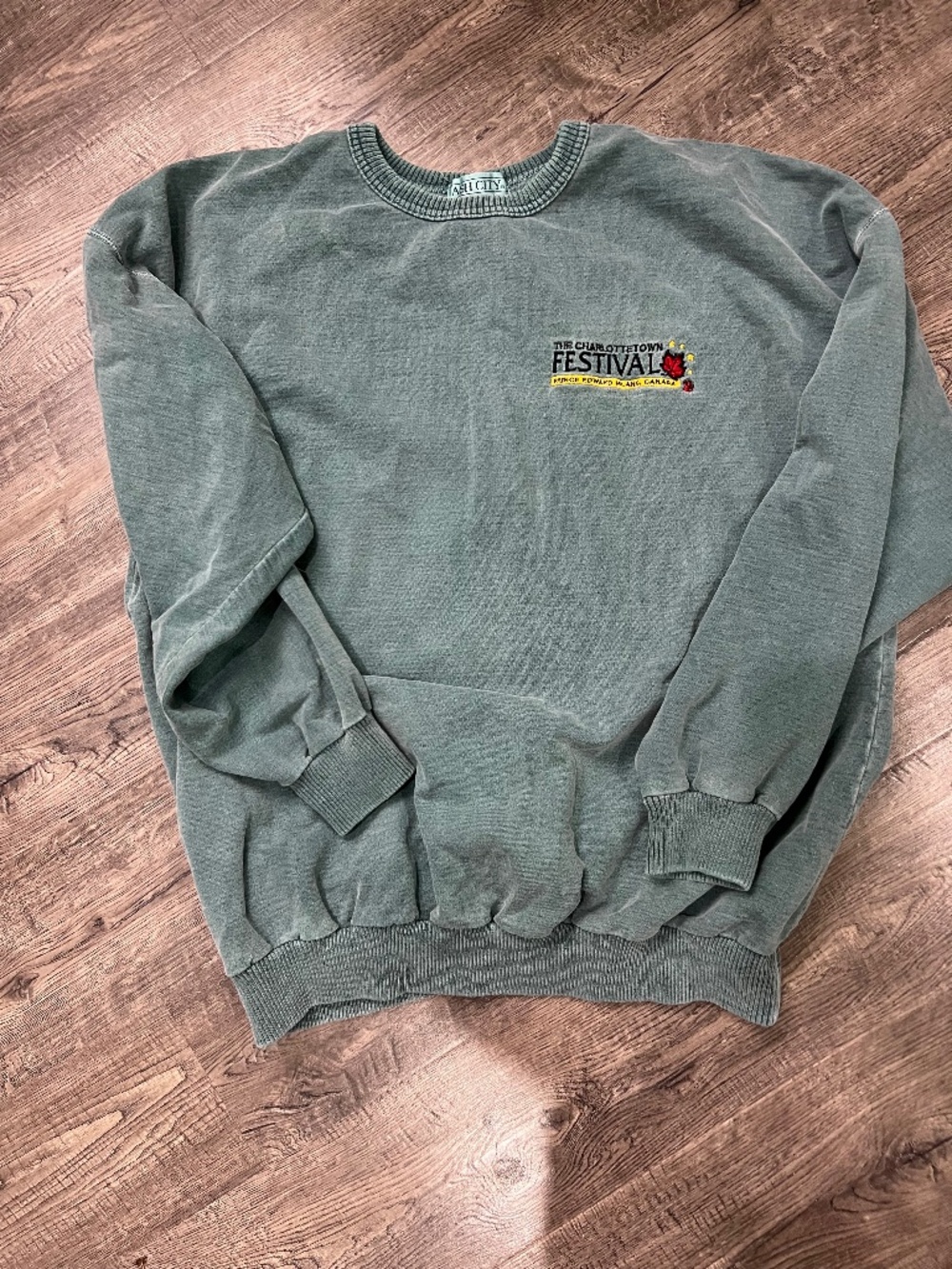 Vintage green crewneck sweatshirt